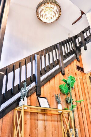 Interior - The Modern House - FREE POOL & LAKE CLUB ACCESS (Lake Harmony)