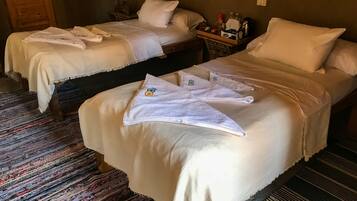1 bedroom, bed sheets