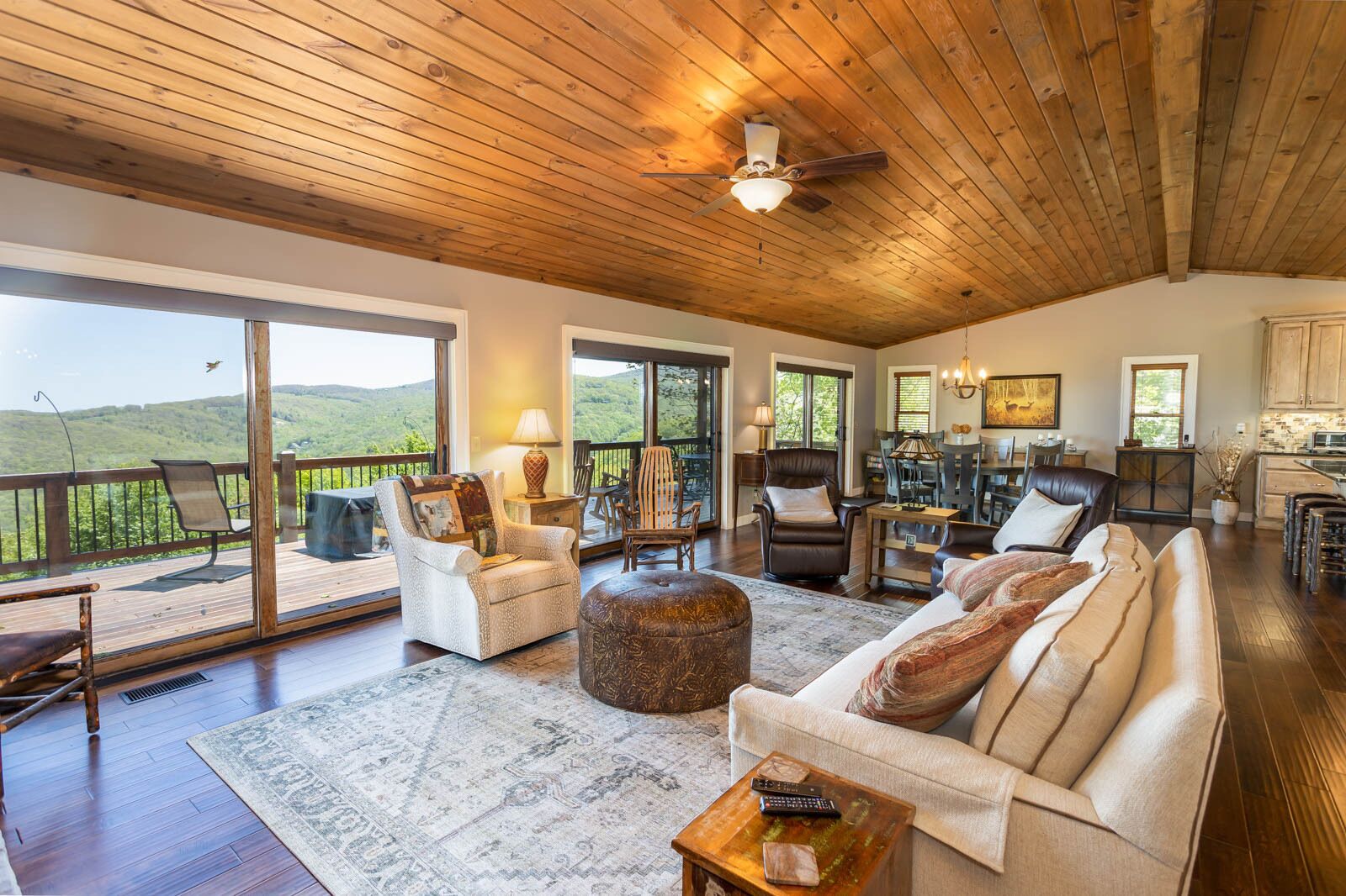 Modern Cabin With Incredible Views