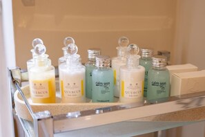 Douche, serviettes fournies