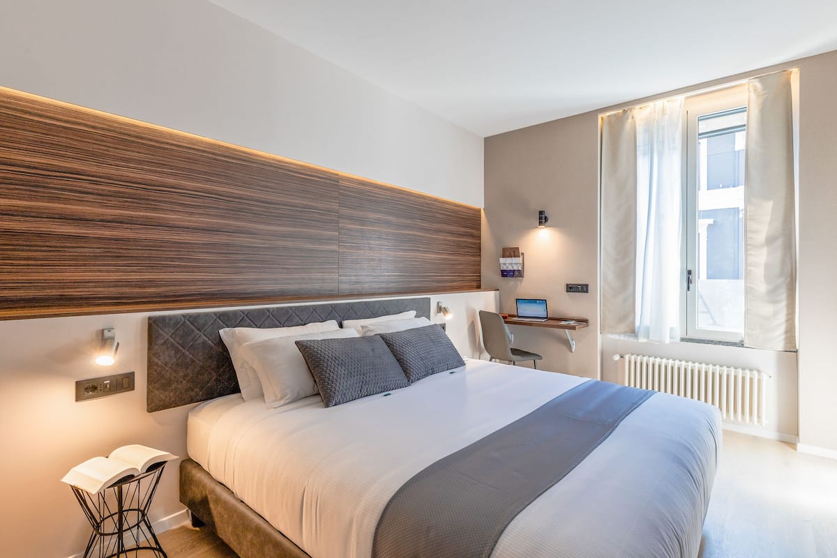 Standard Room | Egyptian cotton sheets, premium bedding, down comforters, pillowtop beds