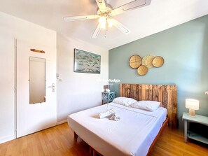 1 chambre, fer et planche à repasser, Wi-Fi gratuit, draps fournis