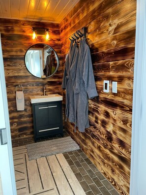 Dusj, såpe og toalettpapir