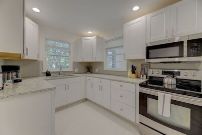 Homey Three-Bed Columbian Getaway!