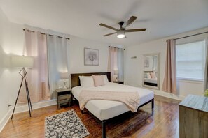 3 slaapkamers, een bureau, reisbedje, wifi