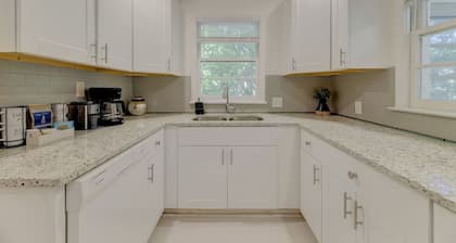 Homey Three-Bed Columbian Getaway!