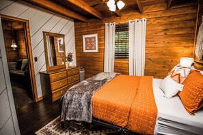 2 bedrooms, free WiFi, bed sheets, wheelchair access