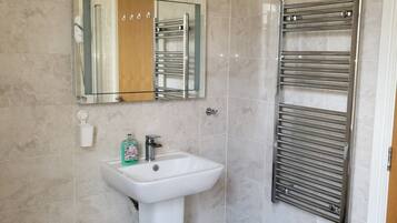 Apartment, 2 Queen Beds | Bathroom | Separate tub and shower, deep soaking tub, hair dryer, towels