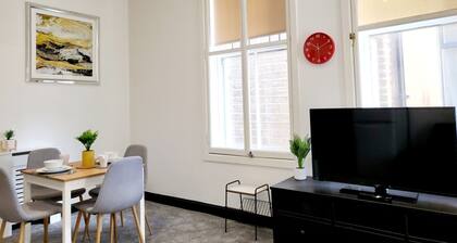 Remarkable 2-bed Apartment in Huddersfield