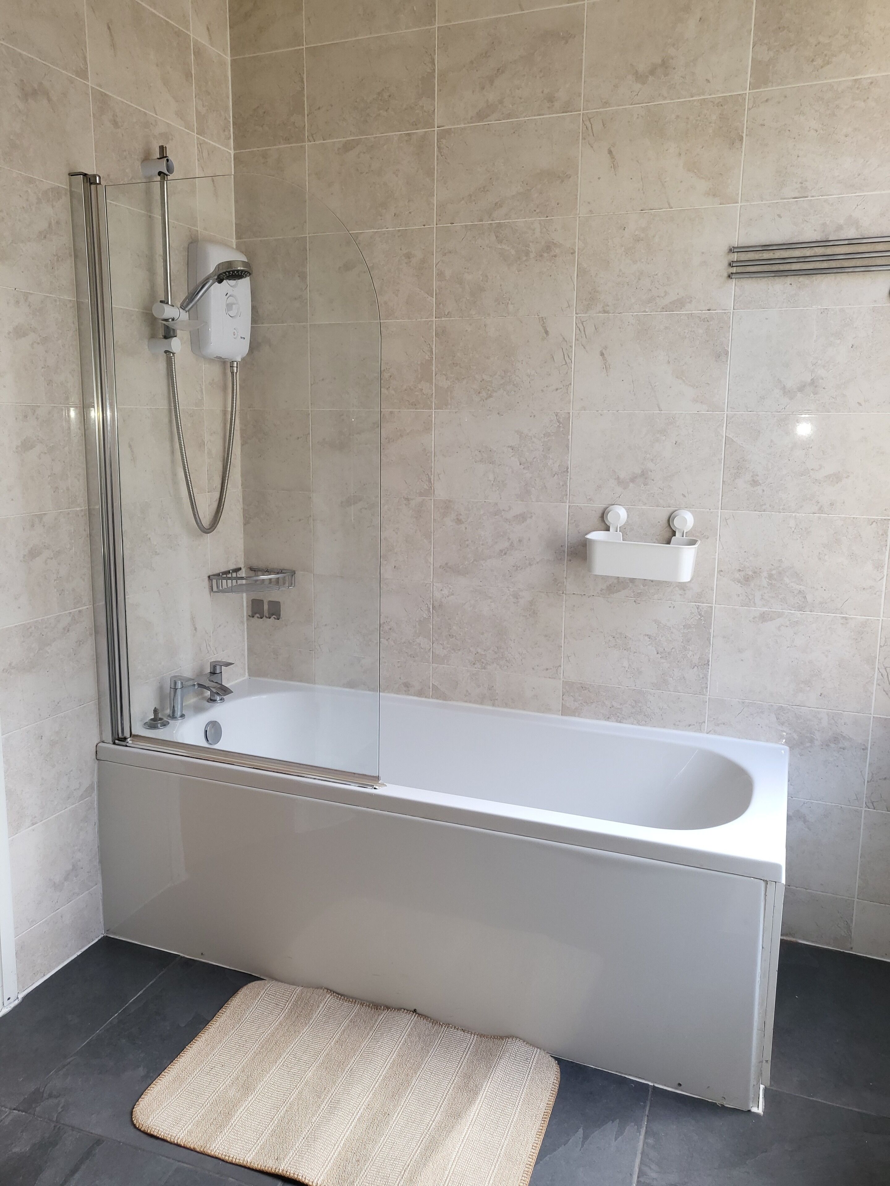 Apartment, 2 Queen Beds | Bathroom | Separate tub and shower, deep soaking tub, hair dryer, towels