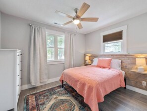 3 chambres, fer et planche à repasser, lit parapluie, Wi-Fi gratuit