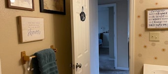 2 BD delight in North Laramie