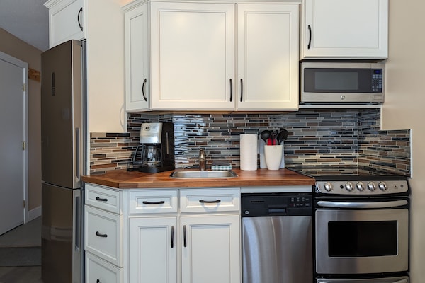 Fridge, microwave, oven, stovetop