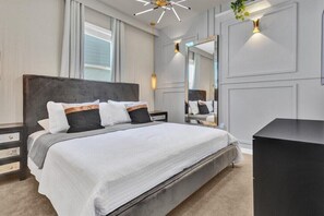5 bedrooms, iron/ironing board, WiFi, bed sheets