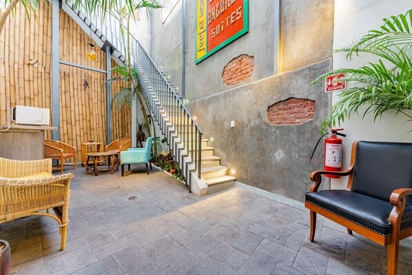 Interior - VH| Private suite w/bathroom and desk | Hotels | 57 (Ciudad de México)