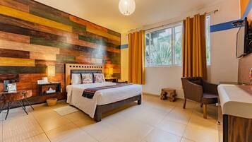 Tabla de planchar con plancha, wifi y ropa de cama