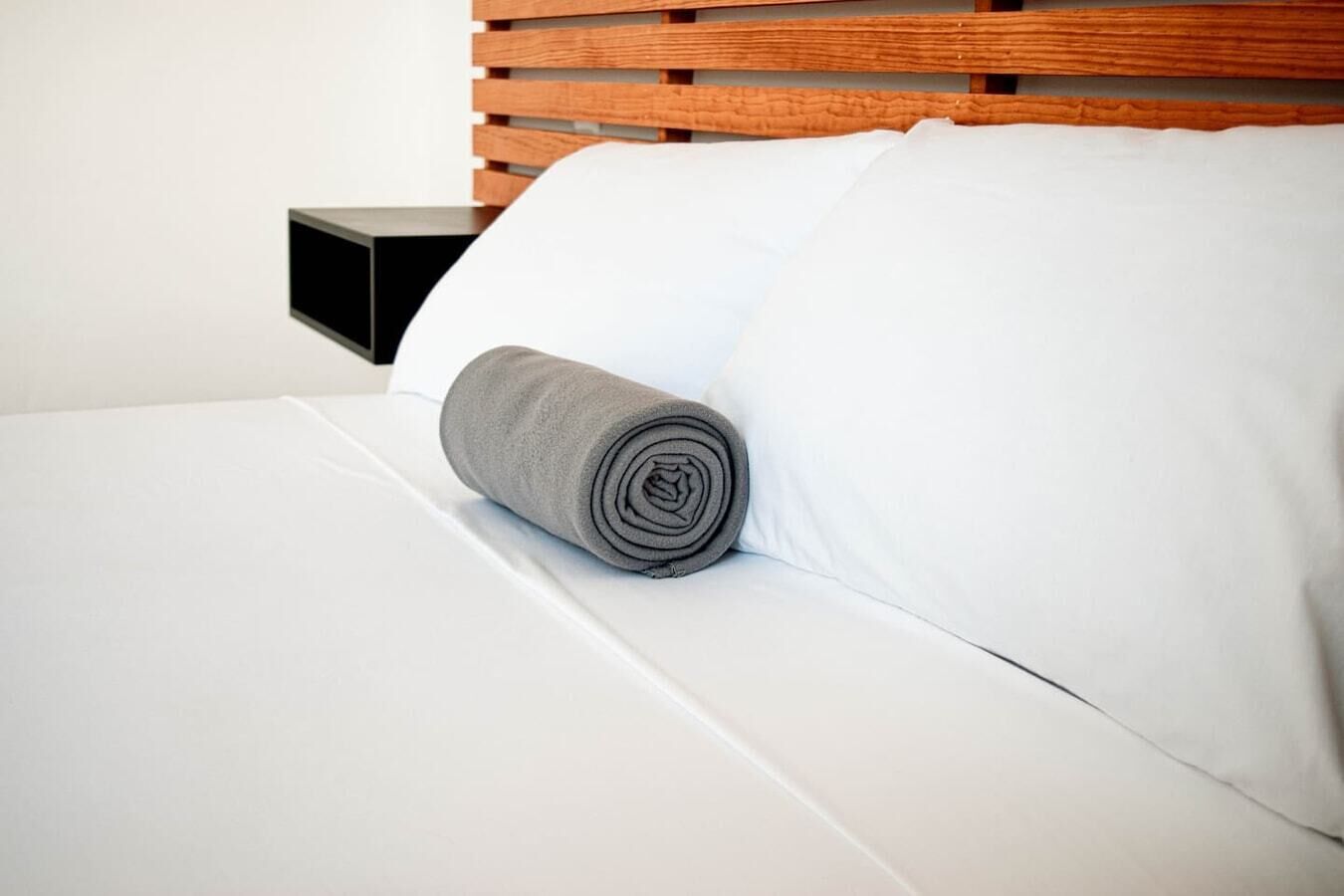 Fer et planche à repasser, Wi-Fi, literie fournie