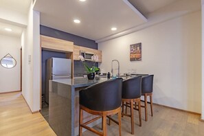 Fridge, microwave, oven, stovetop