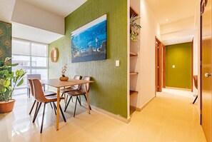 Dining - VH | GREAT LOCATION with 2 REC and WIFI | 222 (Ciudad de México)