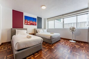 3 chambres, fer et planche à repasser, Wi-Fi, literie fournie