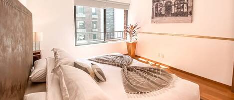 Iron/ironing board, WiFi, bed sheets