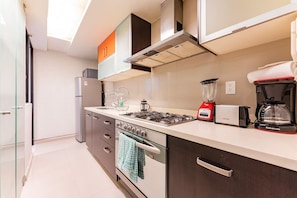 Fridge, microwave, oven, stovetop