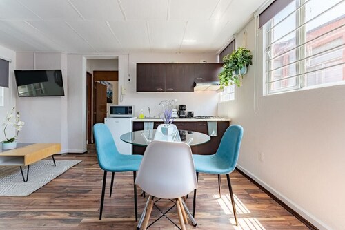 VH | FLAT FURNISHED 2 BR | GREAT LOCATION | 112