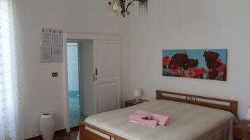 1 chambre, fer et planche Ă repasser, Wi-Fi gratuit, draps fournis