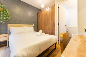 Ferros/tábuas de passar roupa, Wi-Fi, roupa de cama