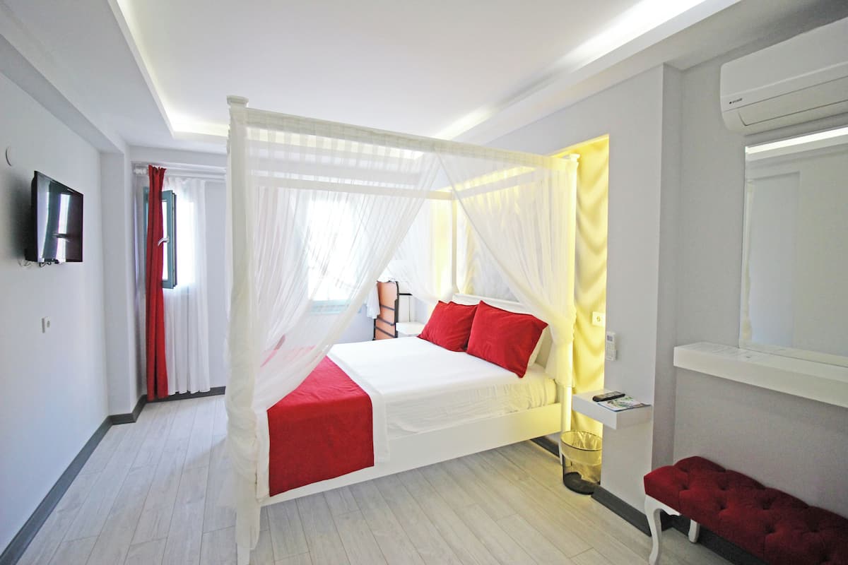 Deluxe Room | Premium bedding, free WiFi, bed sheets