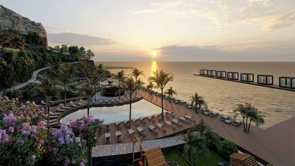 Piscine couverte, piscine extérieure