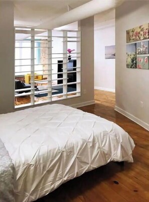 1 habitación, escritorio, tabla de planchar con plancha y wifi gratis 
