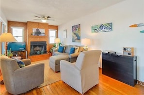 TV, fireplace, DVD player - Stunning sound and sunset views in Nags Head!  (Nags Head)