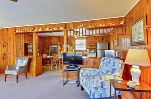 Fernseher, Kamin, DVD-Player