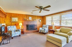 TV, fireplace, DVD player
