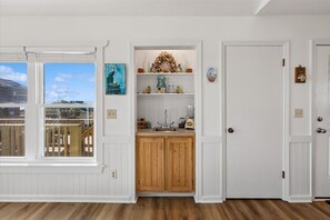 Interior - Oceanfront in South Nags Head! 4 bedrooms, quiet location, beautiful views! (Nags Head)