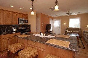 Fridge, microwave, oven, stovetop - South Nags Head cottage with hot tub! 3 minute walk to the beach. (Nags Head)
