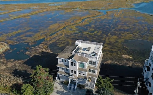 "Bay Dream" Avalon - 360 Views - Hot Tub - Roof Deck - Bike To Beach