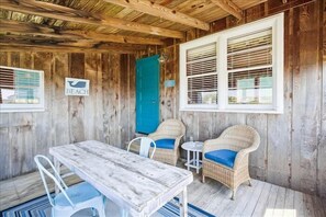 Outdoor dining - 1 bedroom classic Nags Head cottage! Right across the street from the beach! (Nags Head)