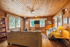 Smart TV, fireplace, DVD player