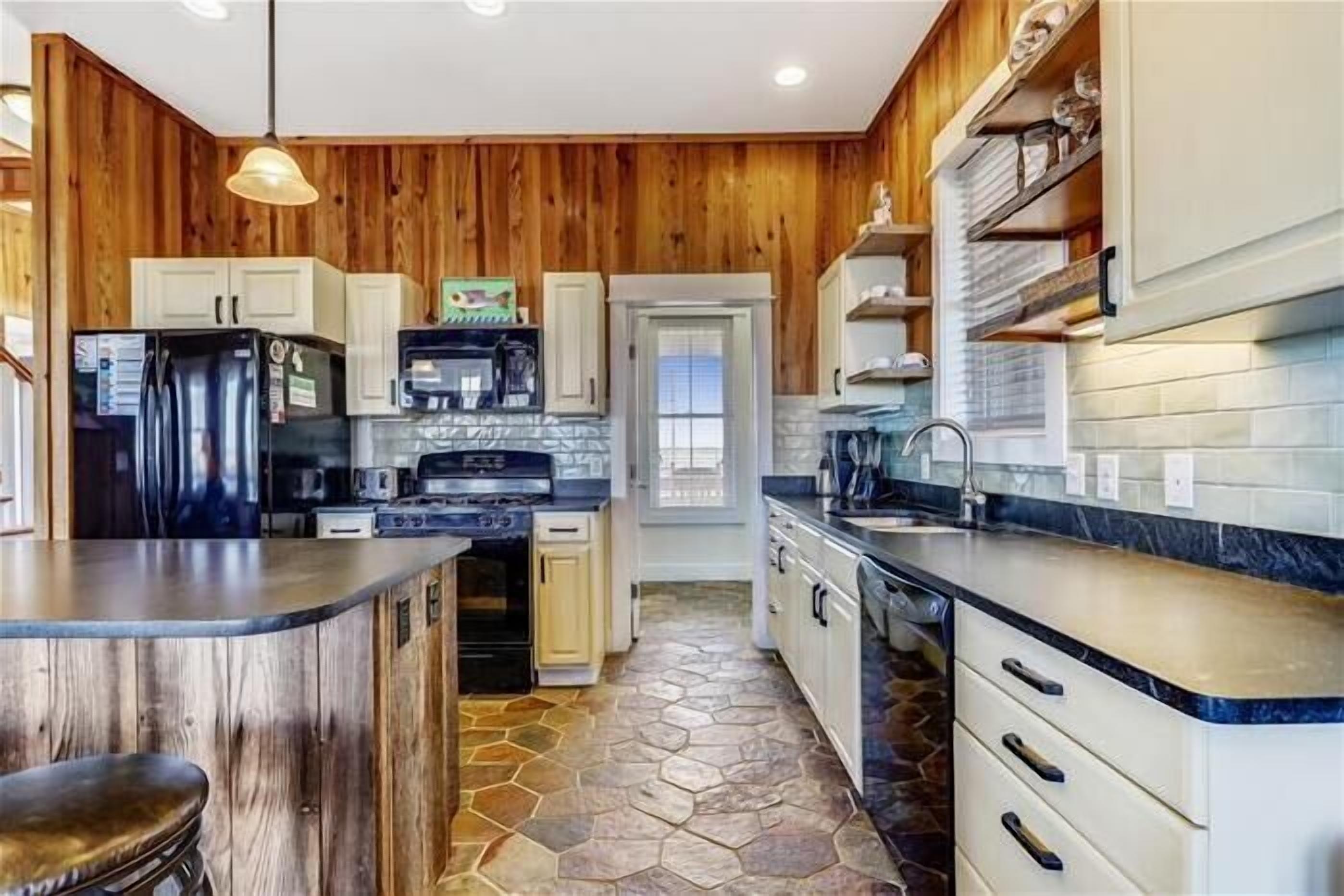 ثلاجة، ميكروويف، فرن، موقد طهي مسطح