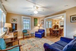 TV - Old Nags Head style with wrap around porch! Soundside Rd in Nags Head! (Nags Head)