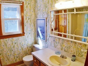Bathroom - Just blocks from the beach on a budget! Nostalgic 3 BR cottage in Nags Head! (Nags Head)