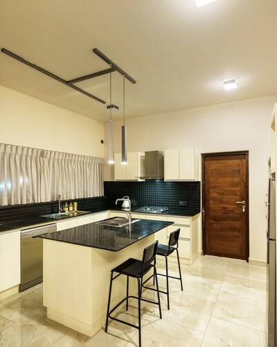 No 20, Park Lane - 4 Bedroom Luxury Apartment