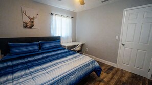 2 Schlafzimmer, Schreibtisch, Bügeleisen/Bügelbrett, kostenloses WLAN