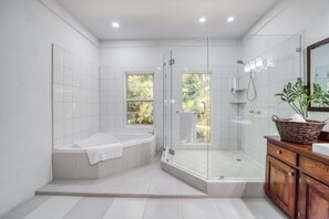 Luxury-Villa, 1 King-Bett, Nichtraucher, Badewanne (Jungle Villa) | Badezimmer