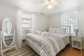 2 bedrooms, iron/ironing board, free WiFi, bed sheets - Ocean view 2BR • Deck + Parking • 100 Ft to Beach •  Walk to Dining & Nightlife (Folly Beach)