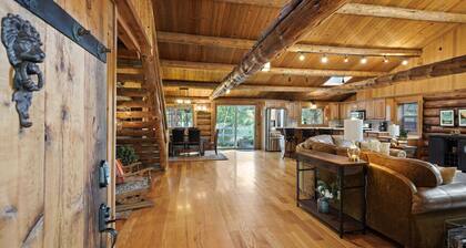 Lodge Vibes in the City - Large Log Home
