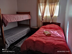 3 bedrooms, free WiFi, bed sheets