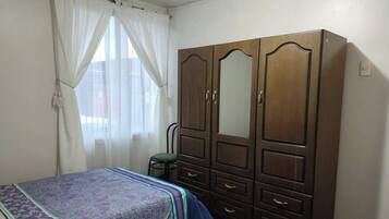 3 bedrooms, free WiFi, bed sheets